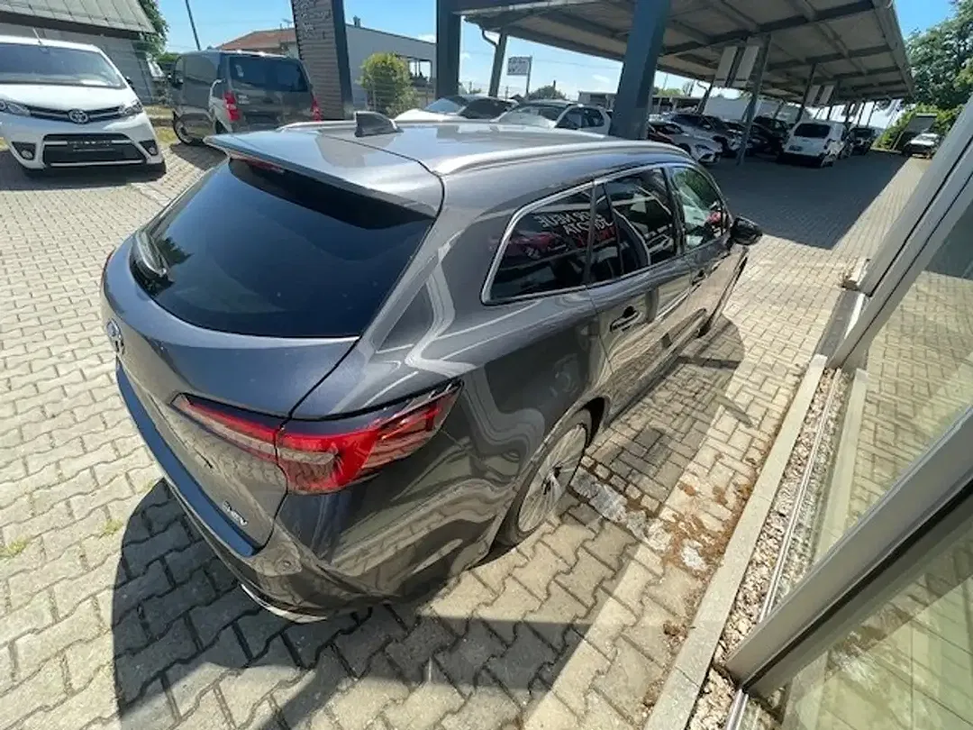 Toyota Corolla - Thumbnail 7