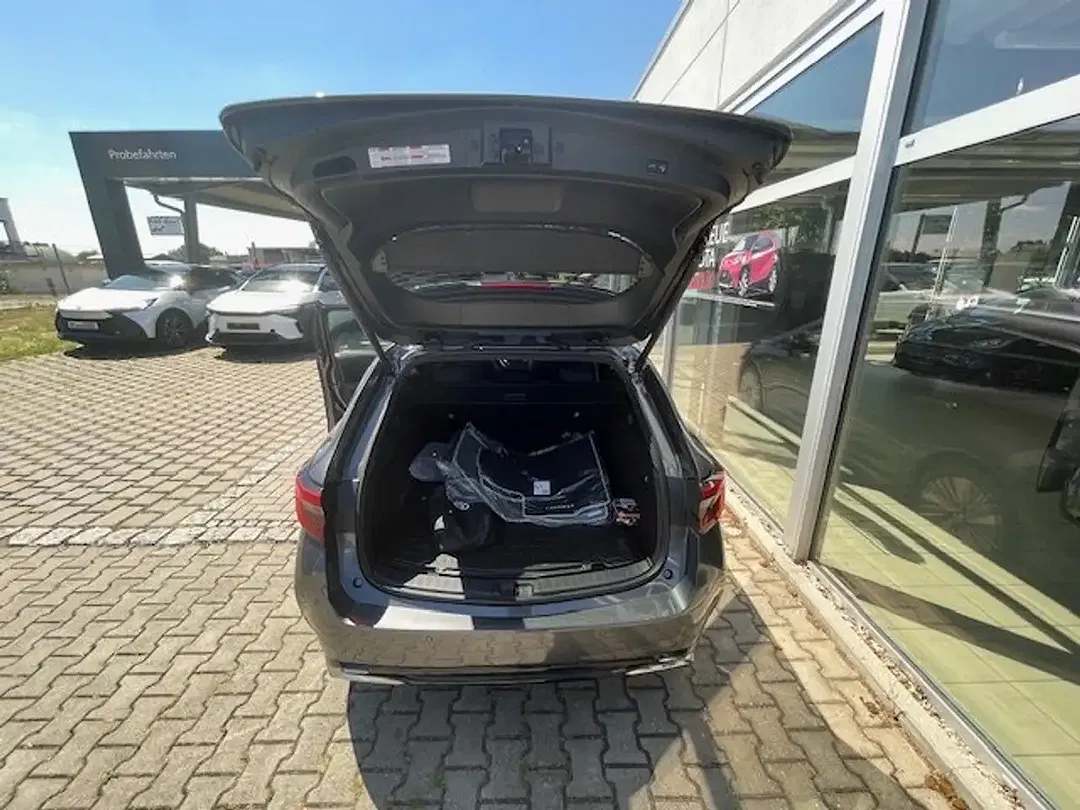Toyota Corolla - Thumbnail 8