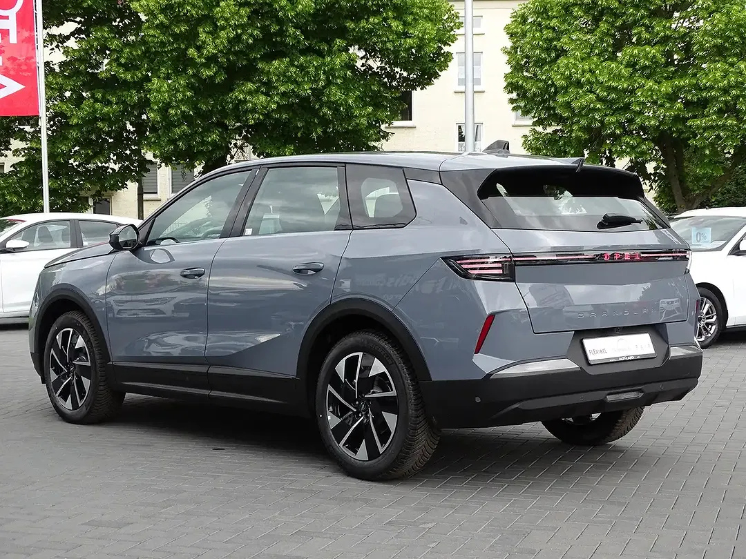 Opel Grandland - Thumbnail 2