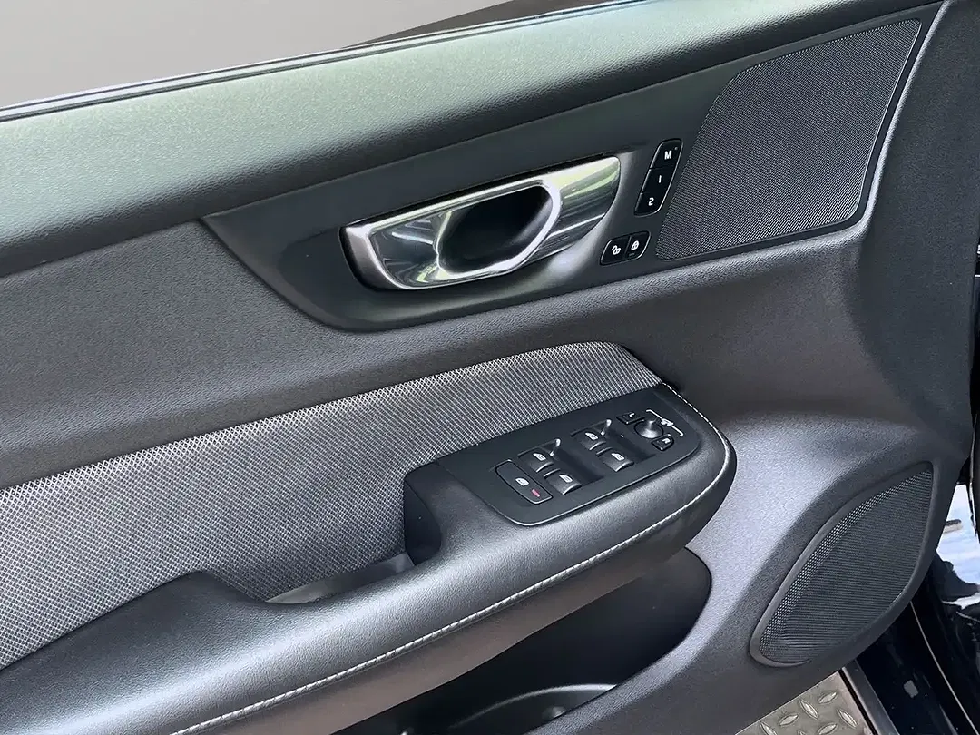 Volvo S60 - Thumbnail 6