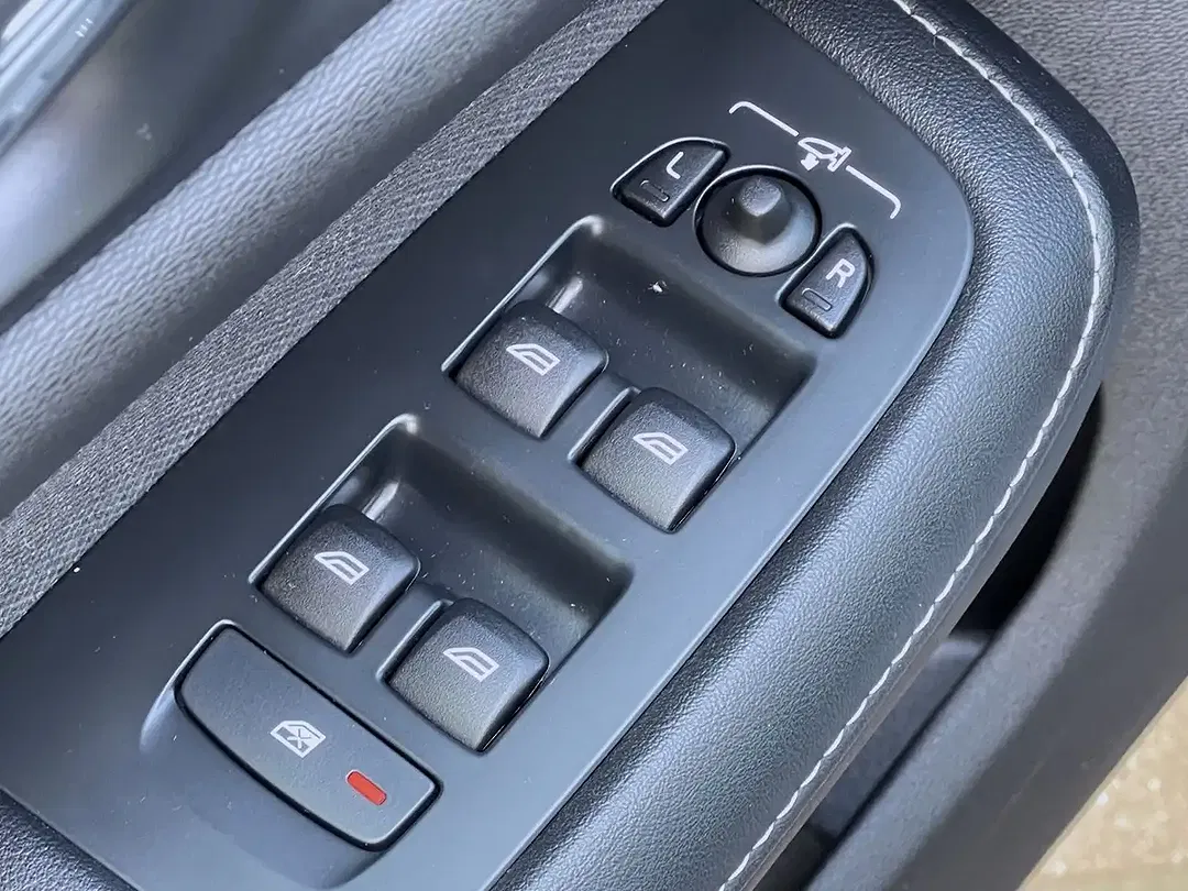 Volvo S60 - Thumbnail 7