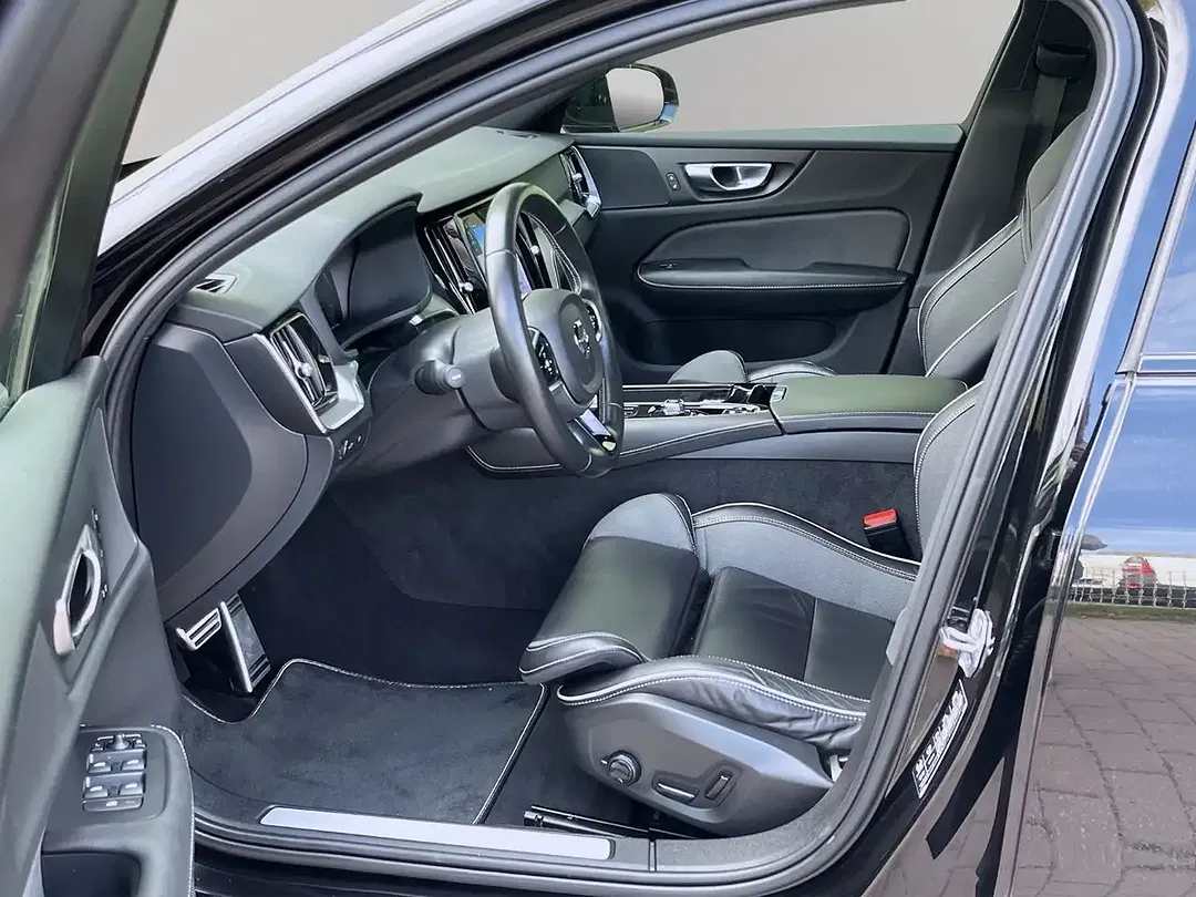 Volvo S60 - Thumbnail 5