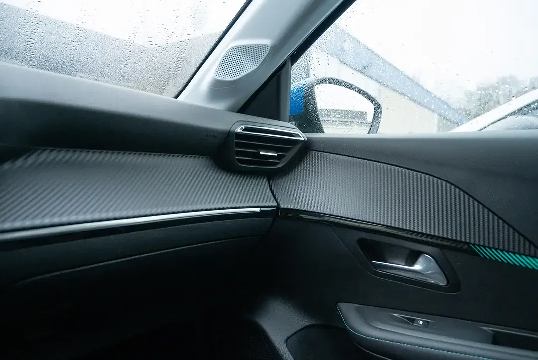 Peugeot 208 - Thumbnail 10