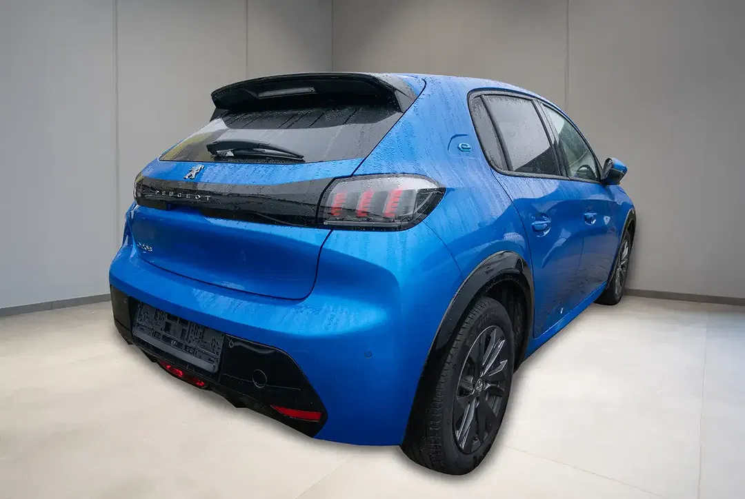 Peugeot 208 - Thumbnail 3