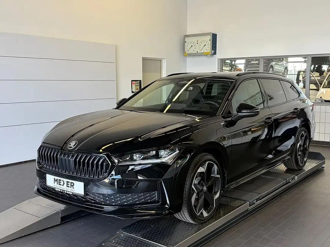 Skoda Superb - Thumbnail 1
