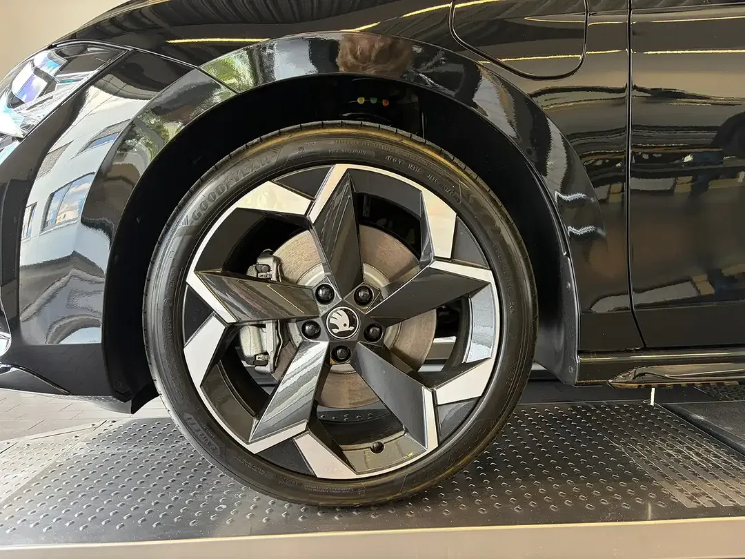 Skoda Superb - Thumbnail 4