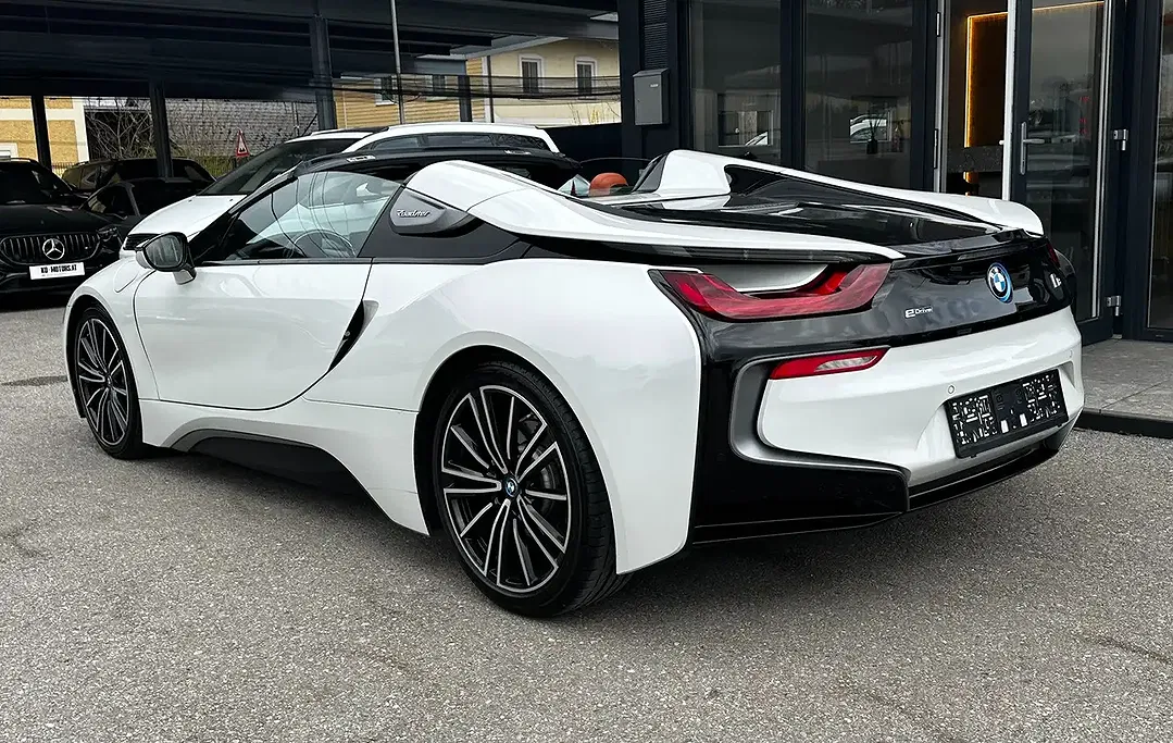 BMW i8 - Thumbnail 10