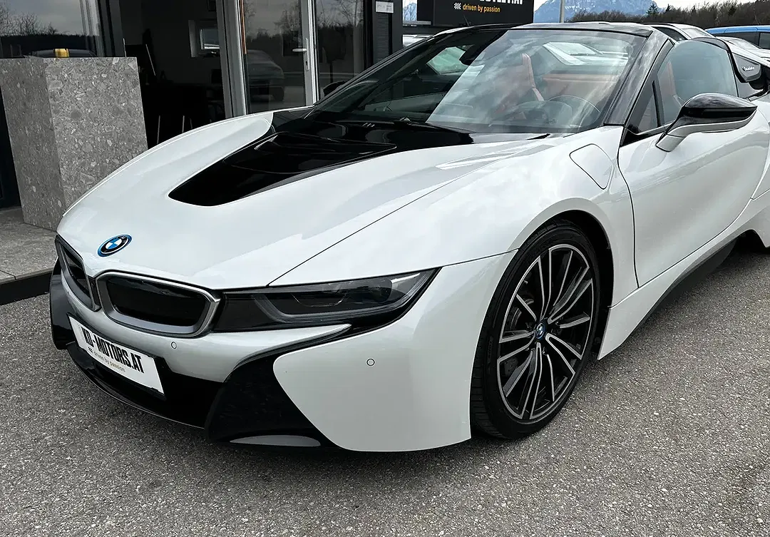 BMW i8 - Thumbnail 6