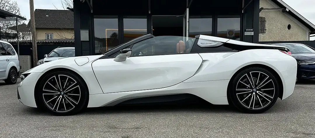 BMW i8 - Thumbnail 7