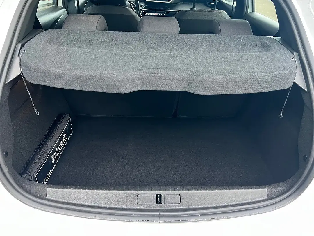 Peugeot 208 - Thumbnail 12