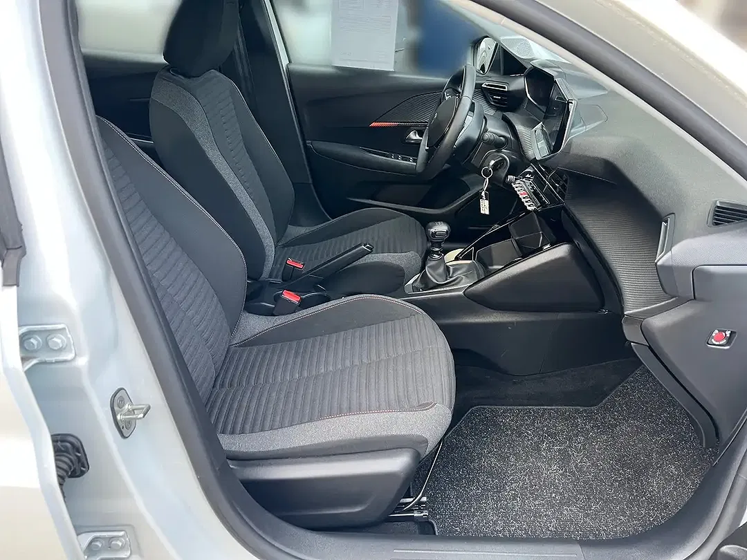 Peugeot 208 - Thumbnail 14