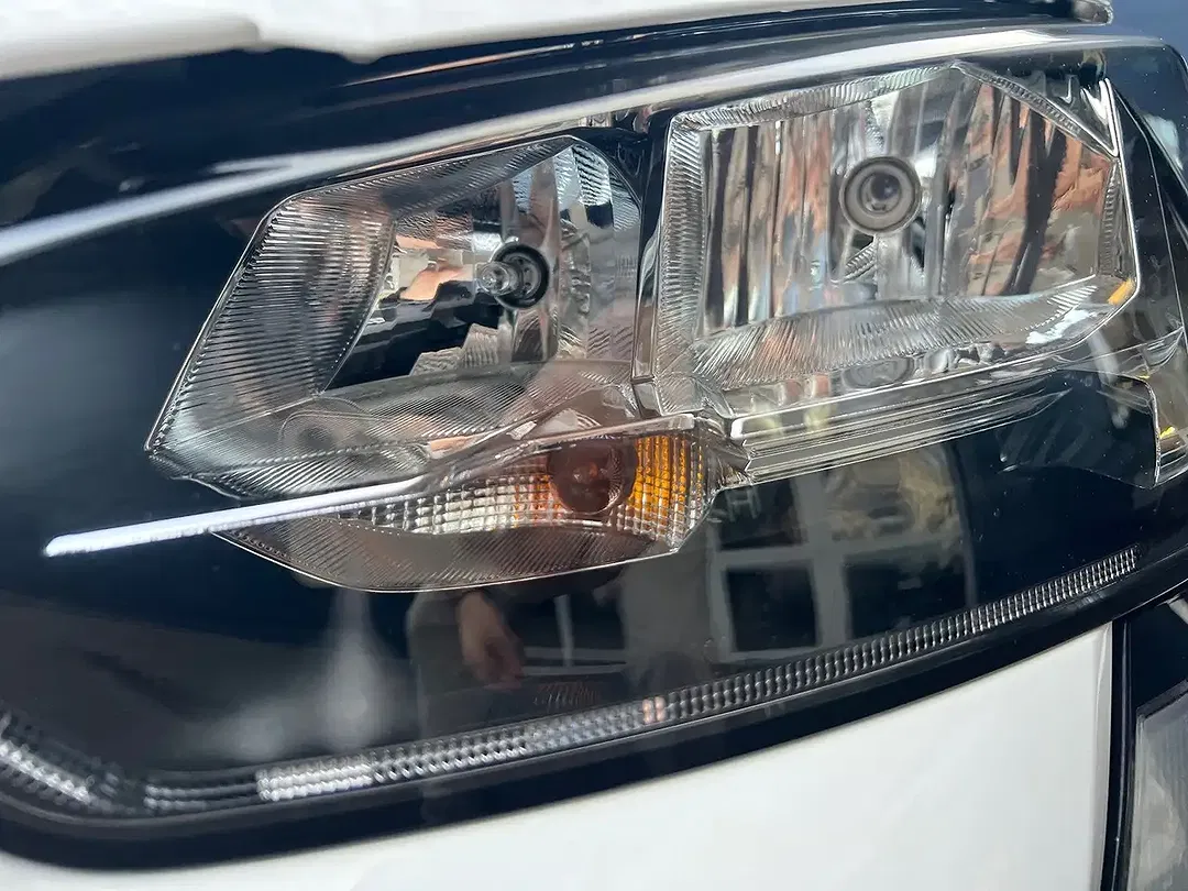 Peugeot 208 - Thumbnail 3