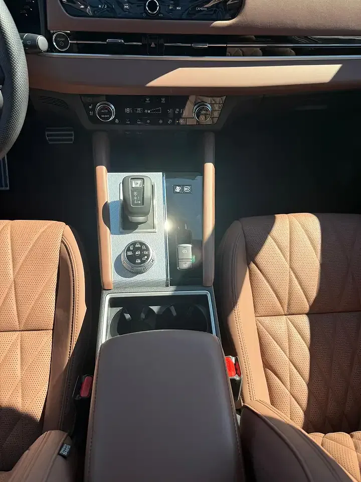 Mitsubishi Outlander - Thumbnail 13