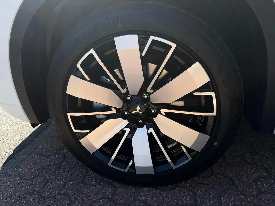 Mitsubishi Outlander - Thumbnail 15