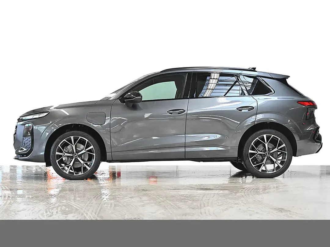 Audi Q3 - Thumbnail 3