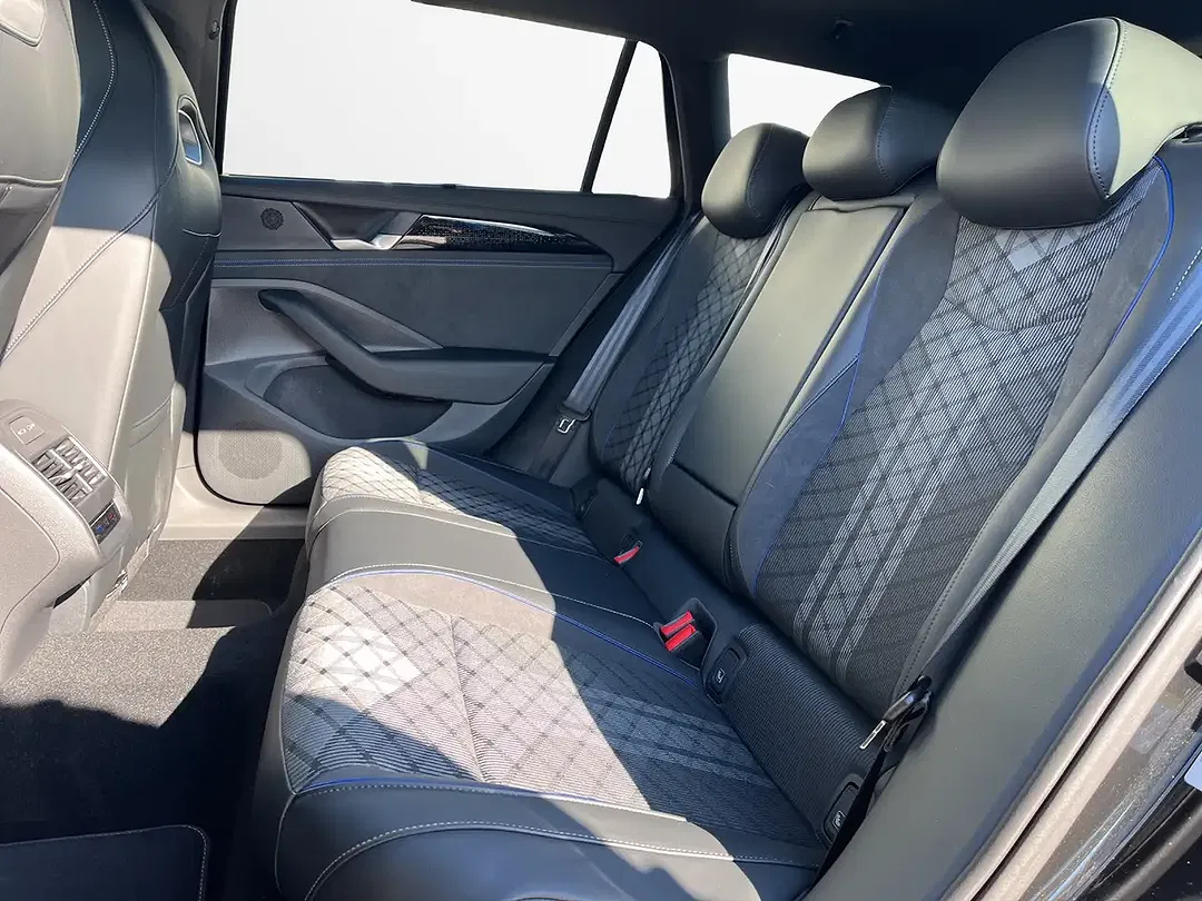 Volkswagen Passat Variant - Thumbnail 11