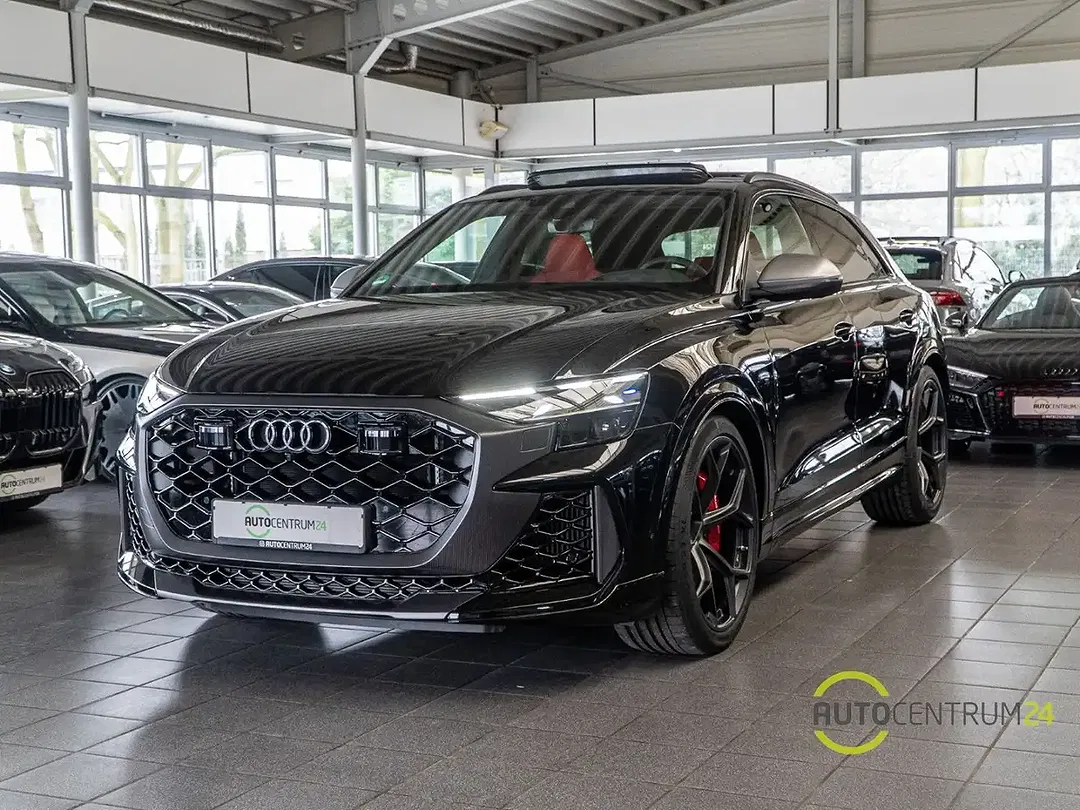 Audi RS Q8 - Thumbnail 2