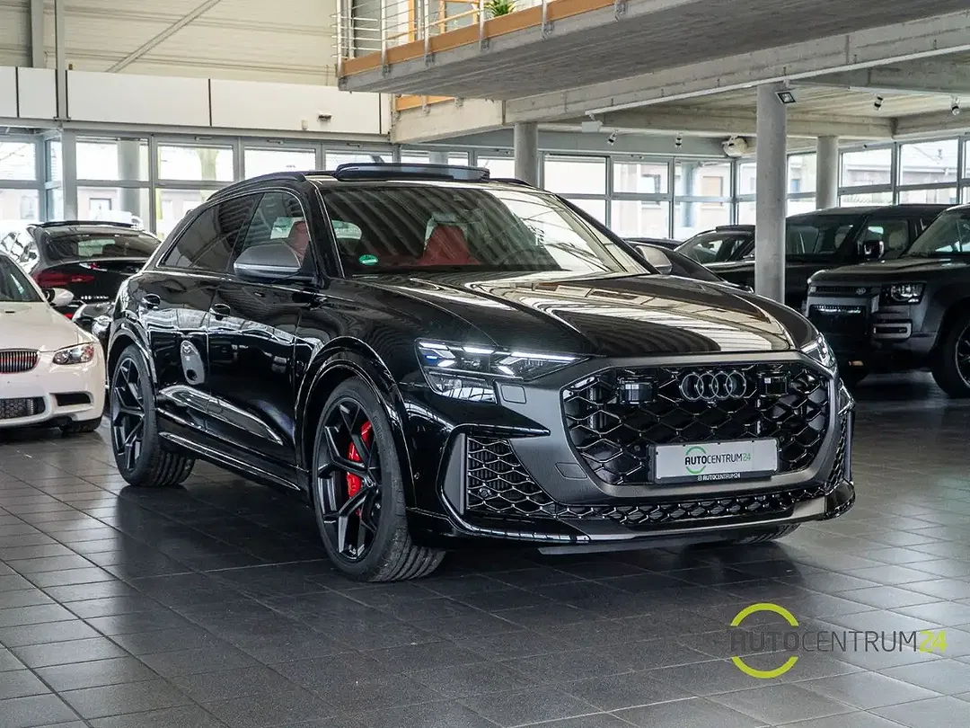 Audi RS Q8 - Thumbnail 4