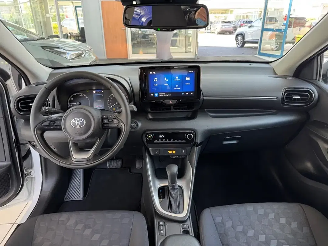 Toyota Yaris - Thumbnail 10