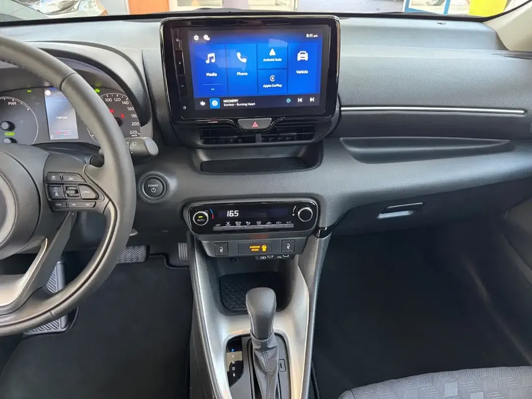 Toyota Yaris - Thumbnail 11