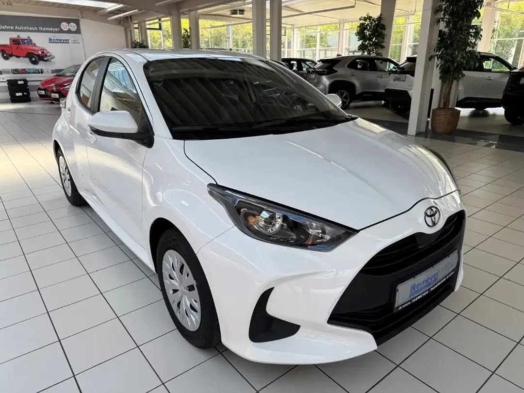 Toyota Yaris - Thumbnail 2
