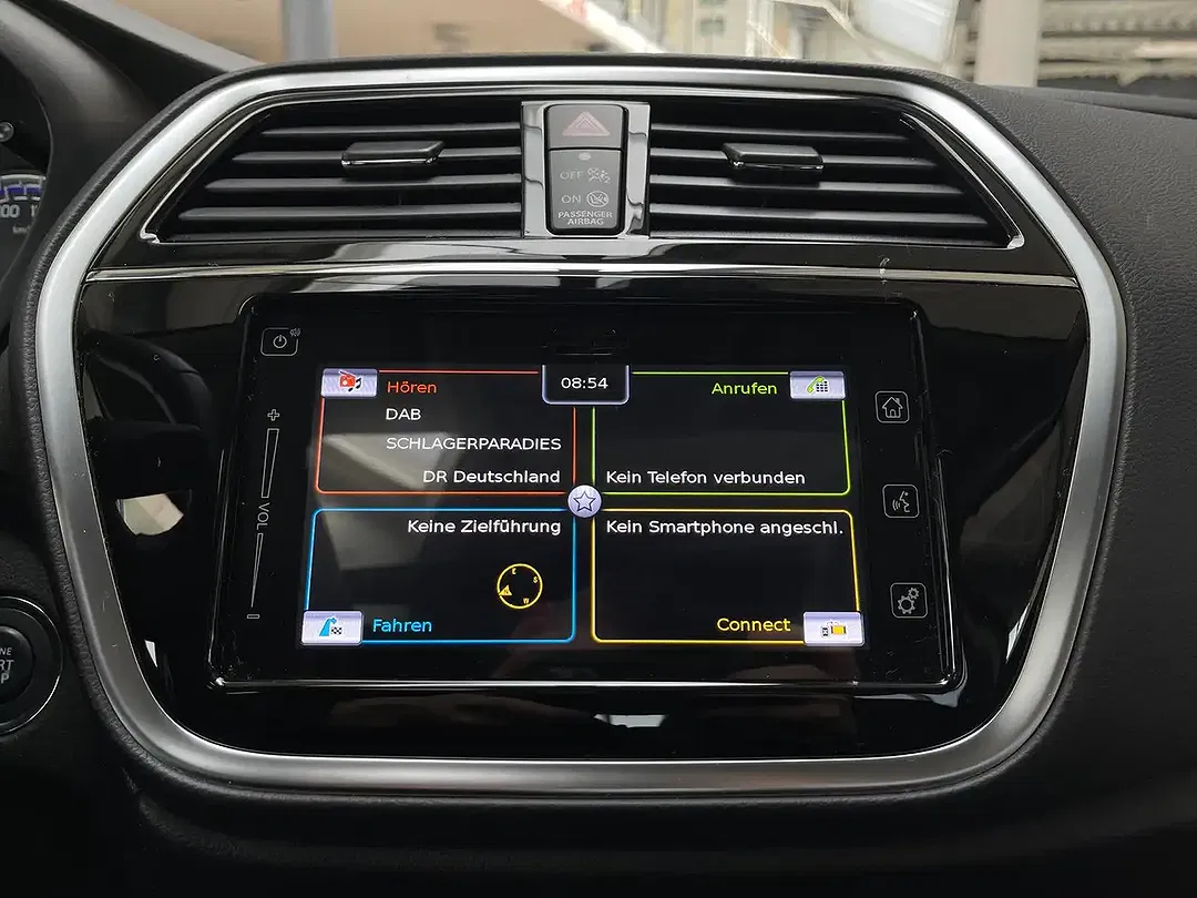Suzuki SX4 S-Cross - Thumbnail 12
