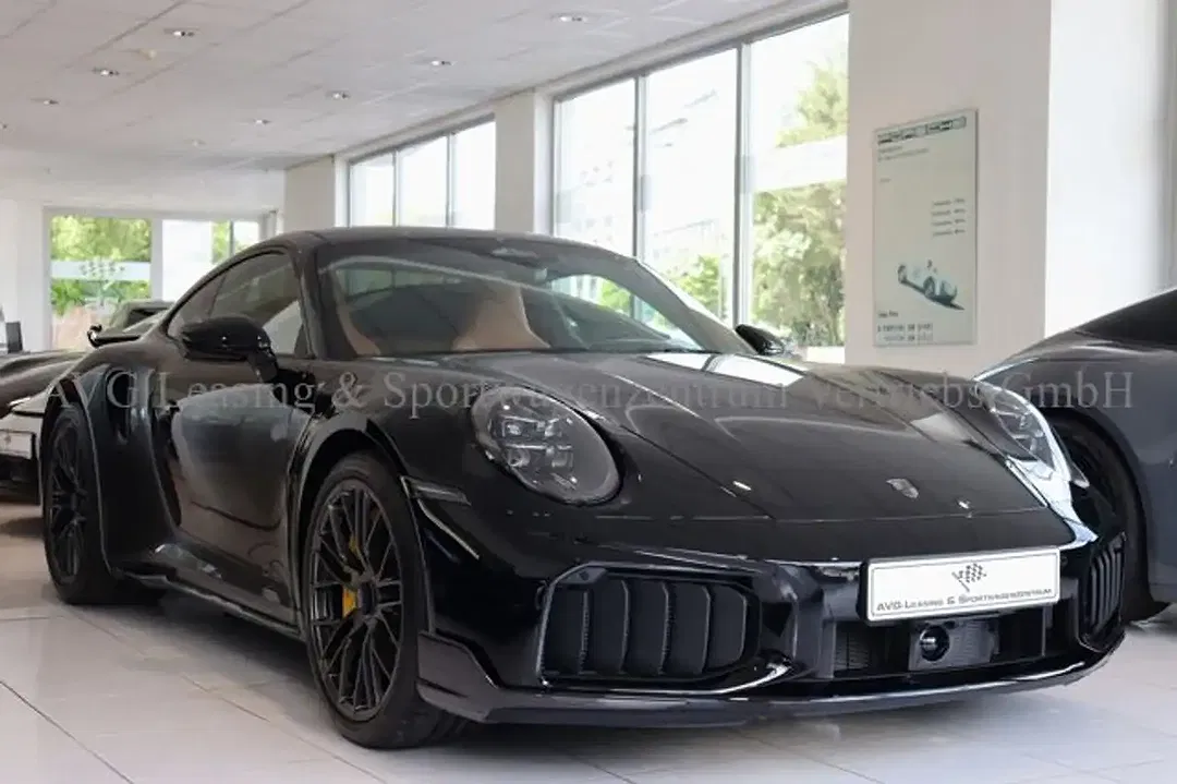 Porsche 992 - Thumbnail 1