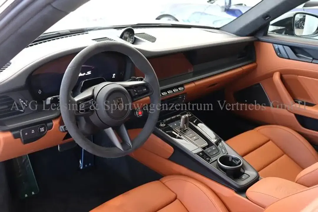 Porsche 992 - Thumbnail 10