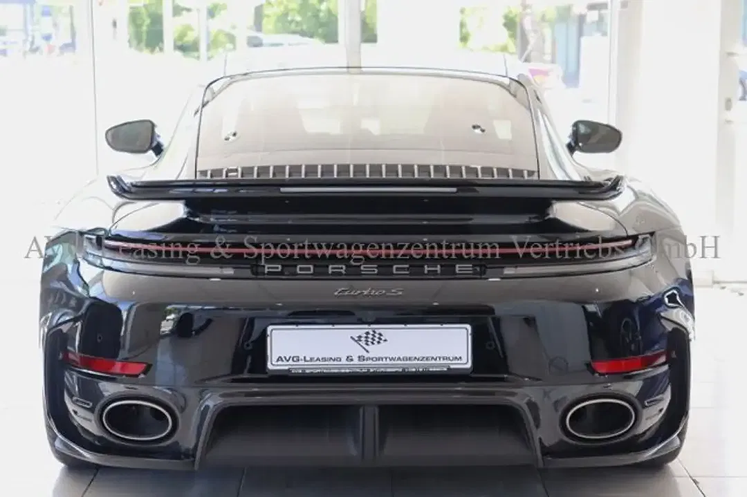 Porsche 992 - Thumbnail 6