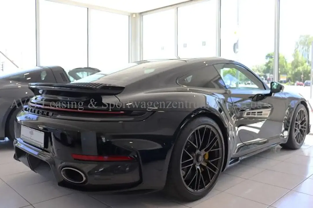 Porsche 992 - Thumbnail 7