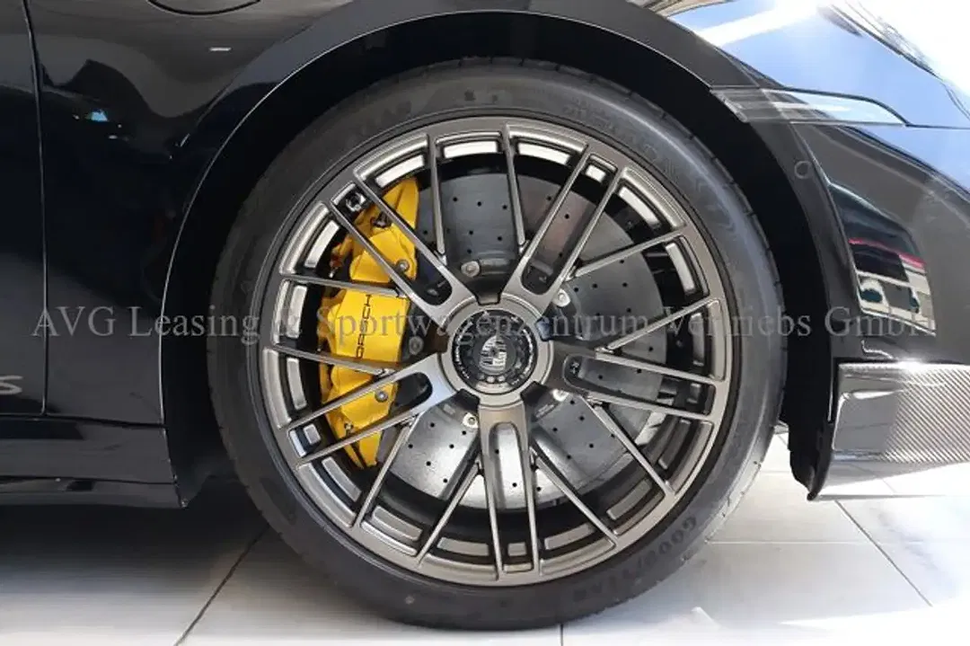Porsche 992 - Thumbnail 8