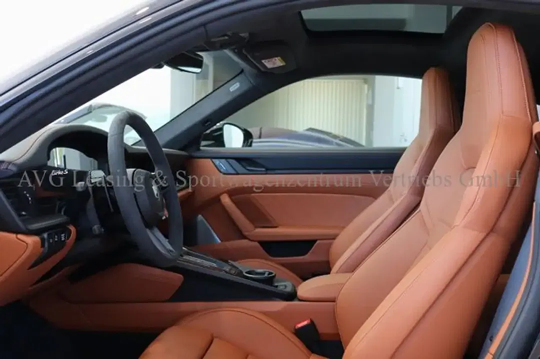 Porsche 992 - Thumbnail 9