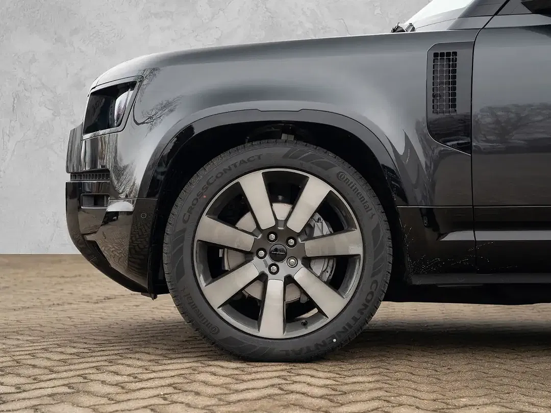 Land Rover Defender - Thumbnail 9