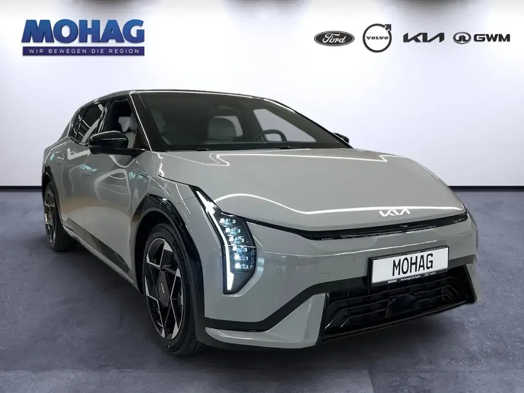Kia EV4 - Thumbnail 2
