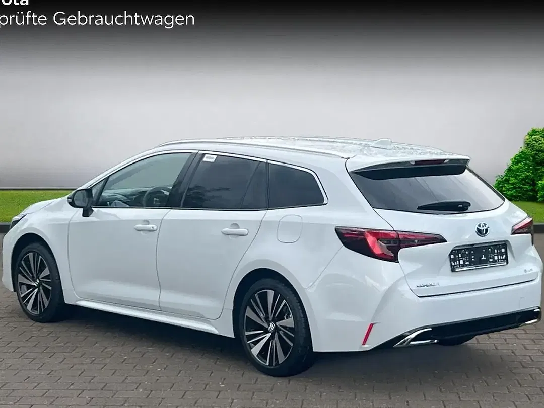 Toyota Corolla - Thumbnail 2
