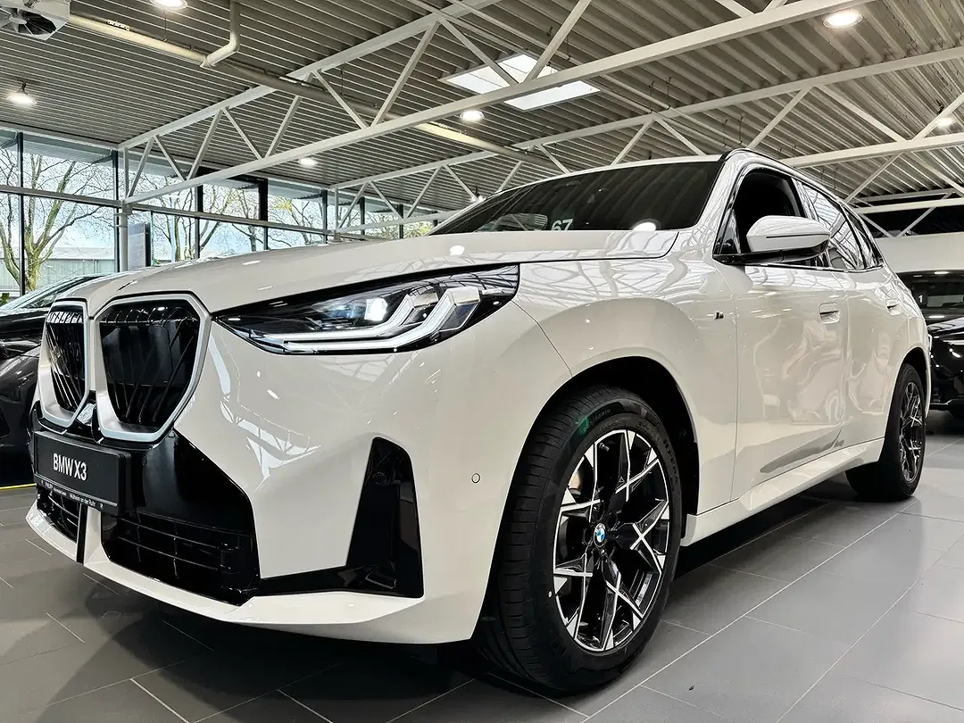 BMW X3 - Thumbnail 2