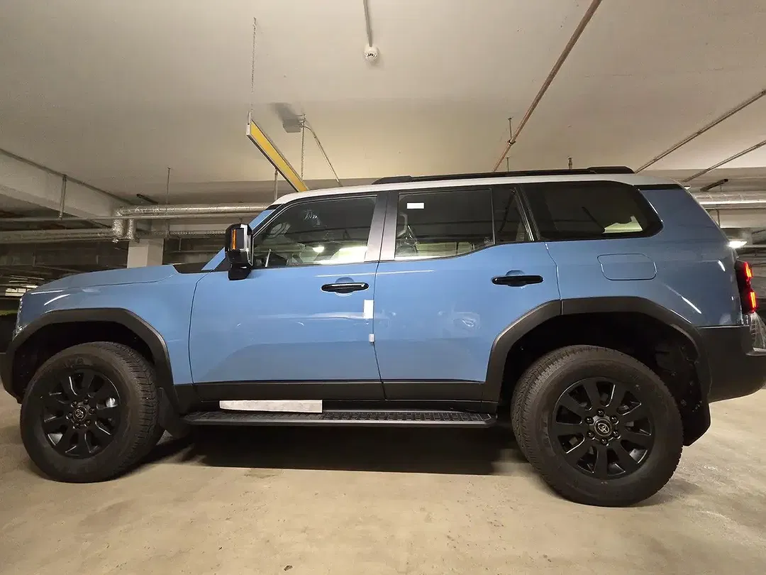 Toyota Land Cruiser - Thumbnail 2