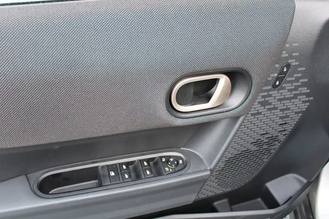 MINI Cooper C - Thumbnail 7