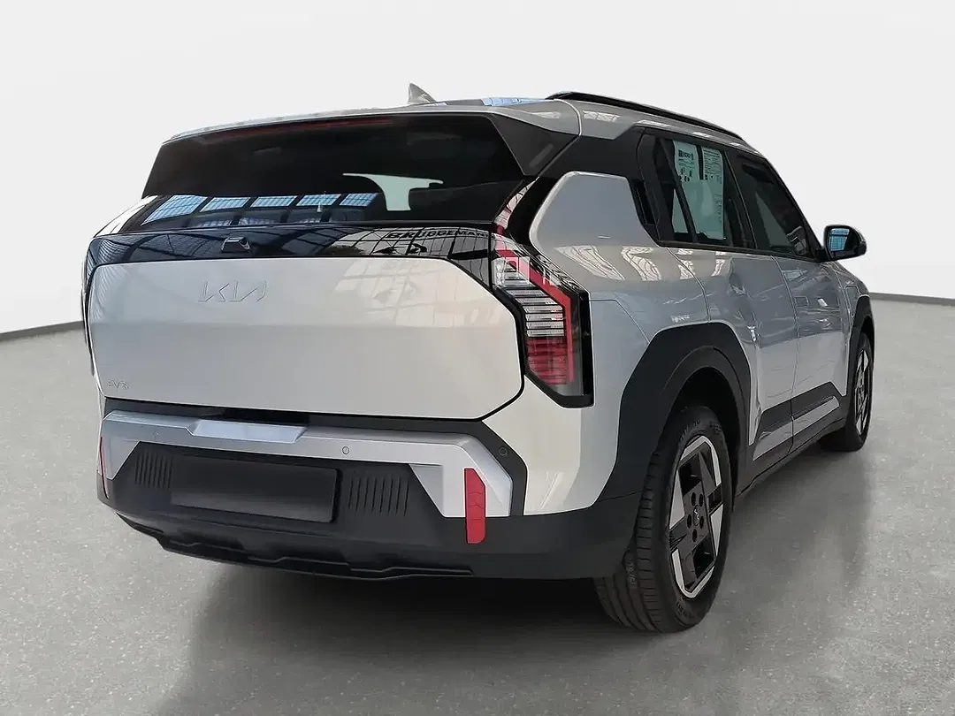 Kia EV3 - Thumbnail 3