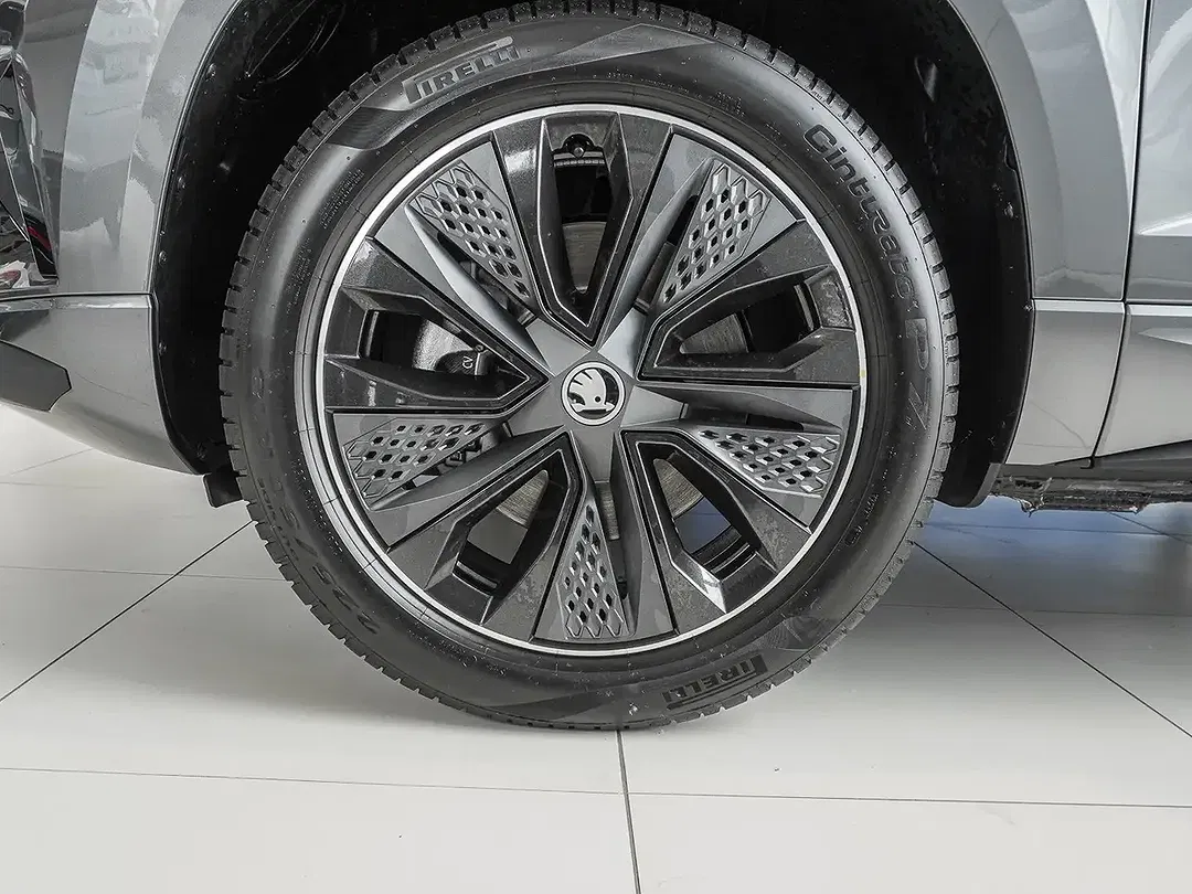 Skoda Karoq - Thumbnail 4