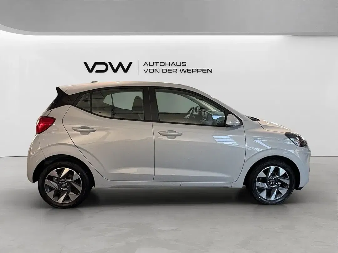 Hyundai i10 - Thumbnail 9