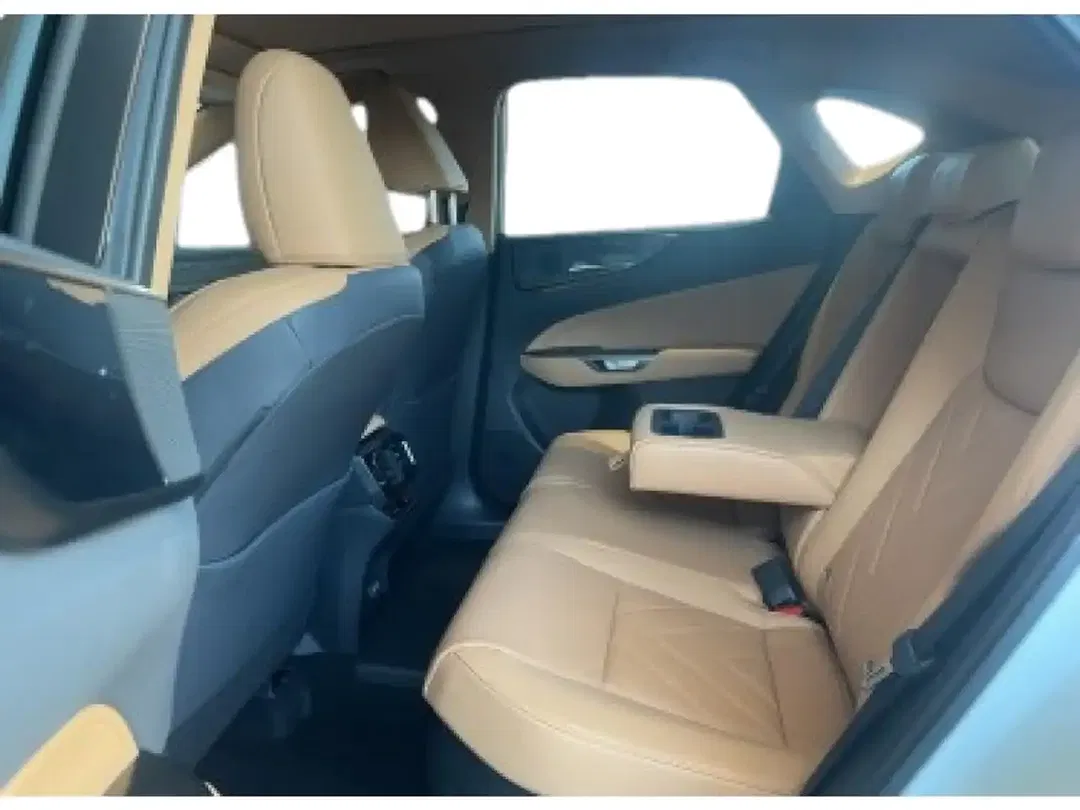 Lexus NX 450h+ - Thumbnail 11