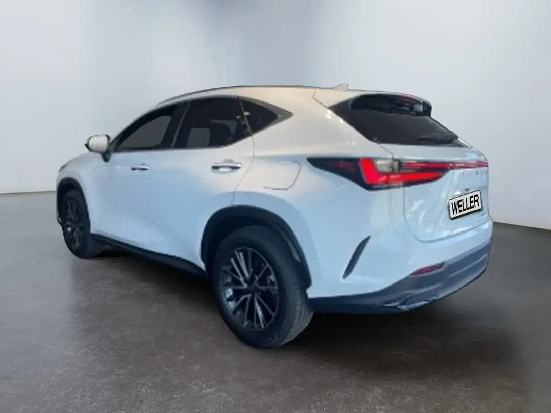 Lexus NX 450h+ - Thumbnail 3