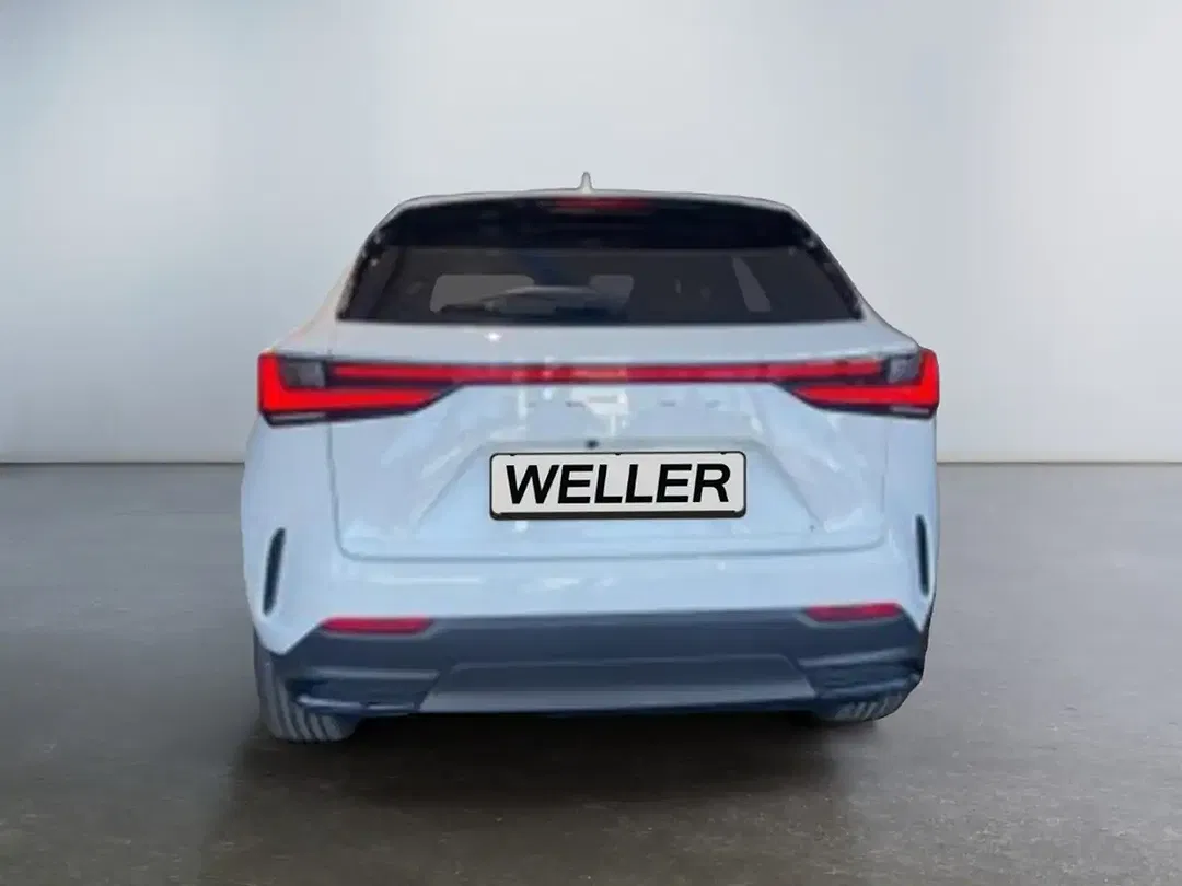 Lexus NX 450h+ - Thumbnail 4