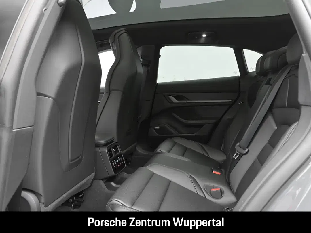 Porsche Taycan - Thumbnail 15