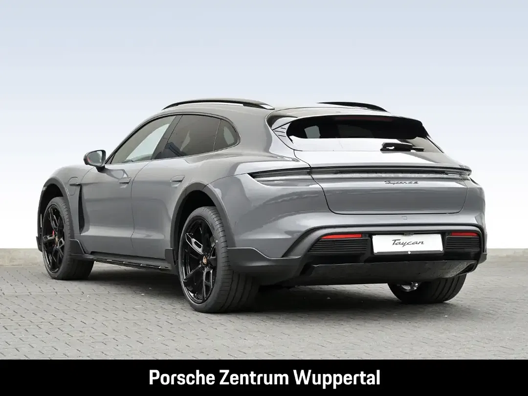 Porsche Taycan - Thumbnail 3