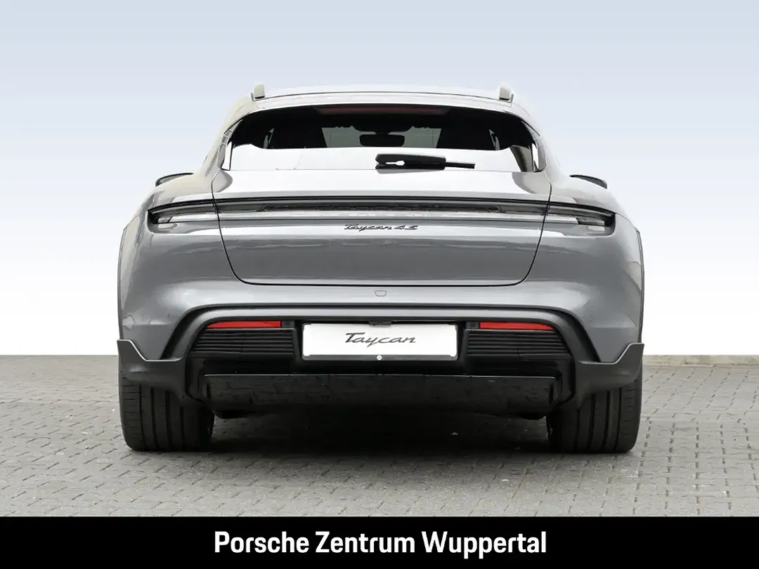 Porsche Taycan - Thumbnail 5