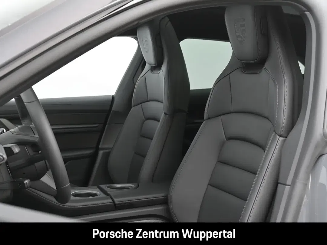 Porsche Taycan - Thumbnail 9