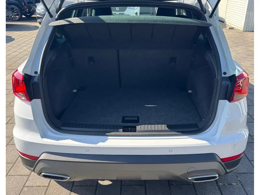 SEAT Arona - Thumbnail 11