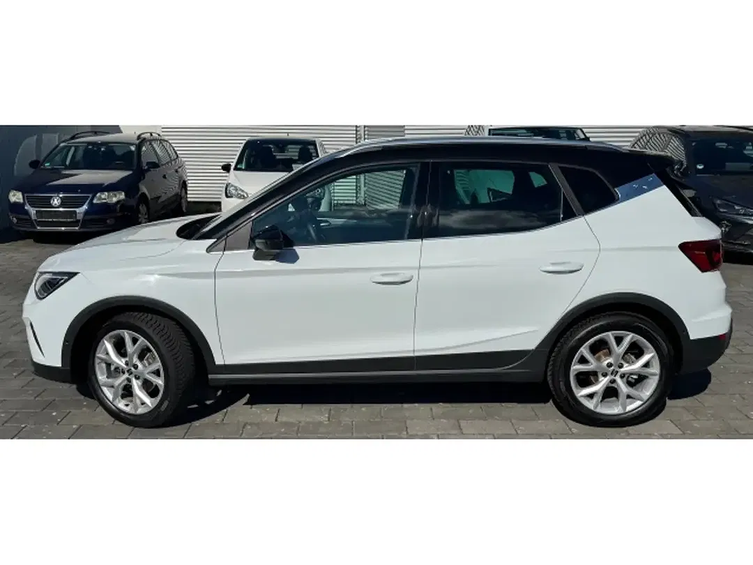 SEAT Arona - Thumbnail 2